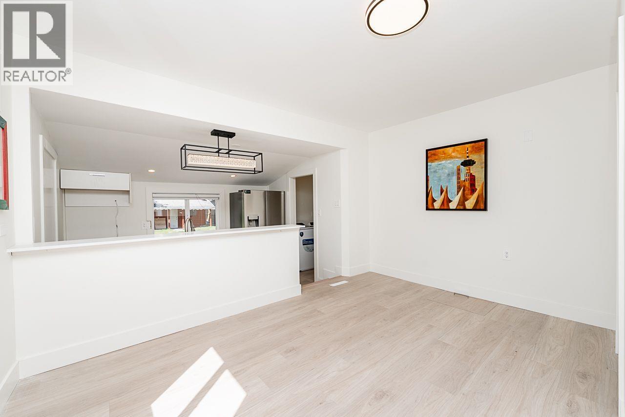 Photo 7 of 1747 Salisbury Avenue, Port Coquitlam BC