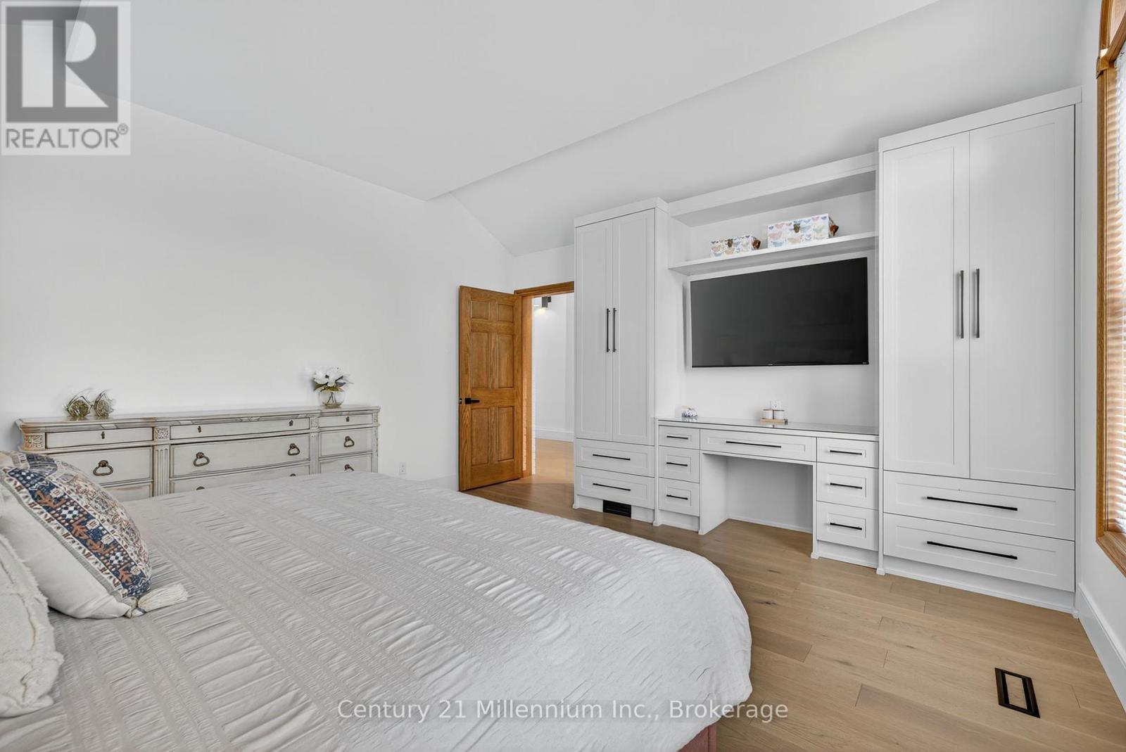 Photo 19 of 124 Frederick Street E, Wellington North ON