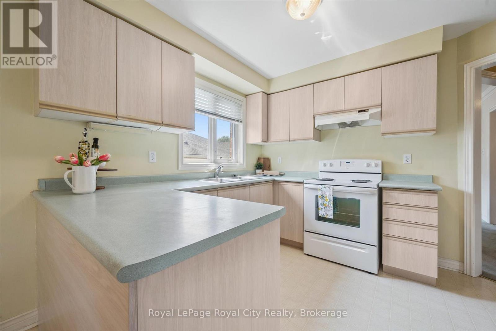 Photo 11 of 267 Irvine Street, Centre Wellington ON