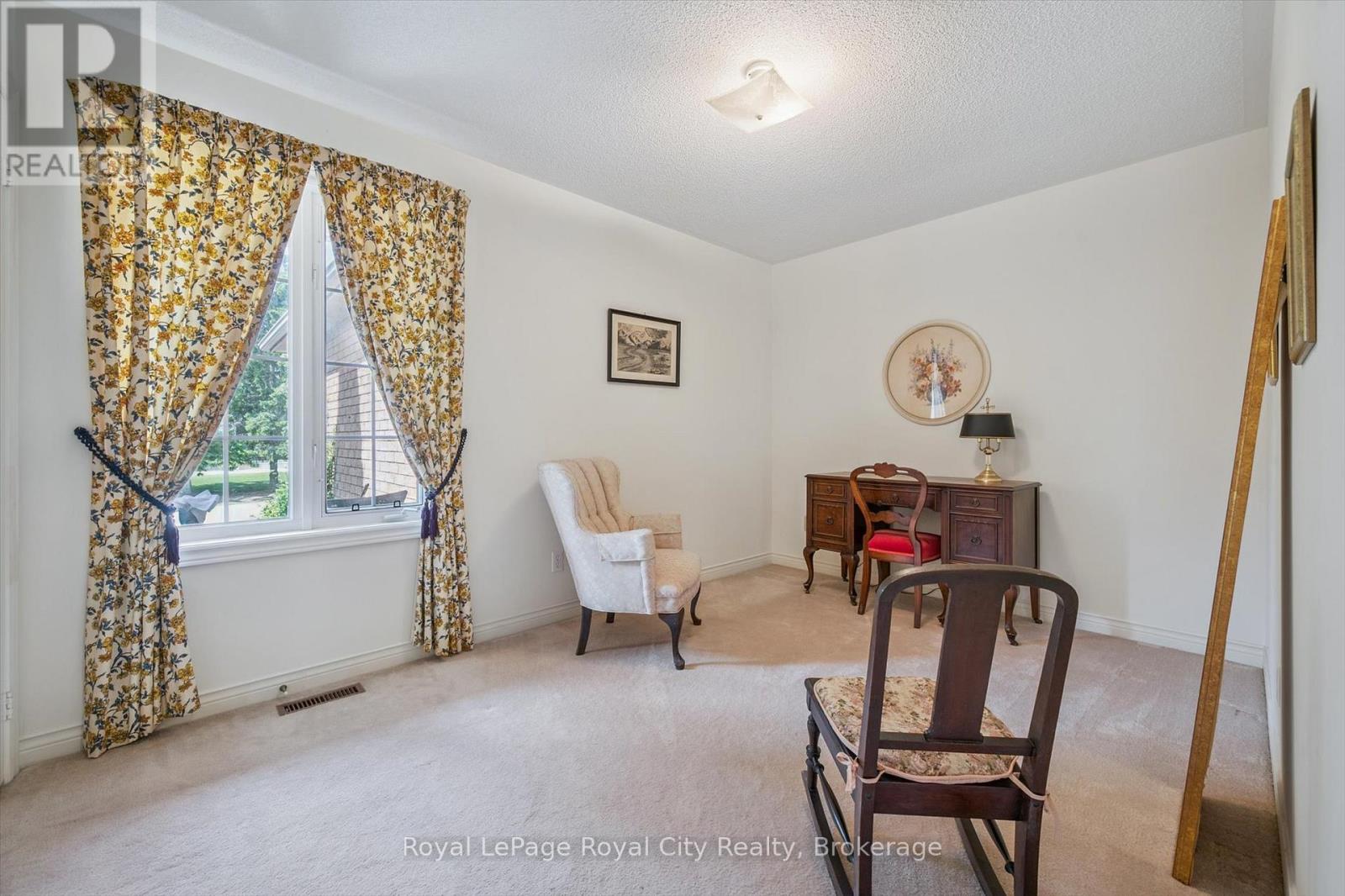 Photo 17 of 267 Irvine Street, Centre Wellington ON