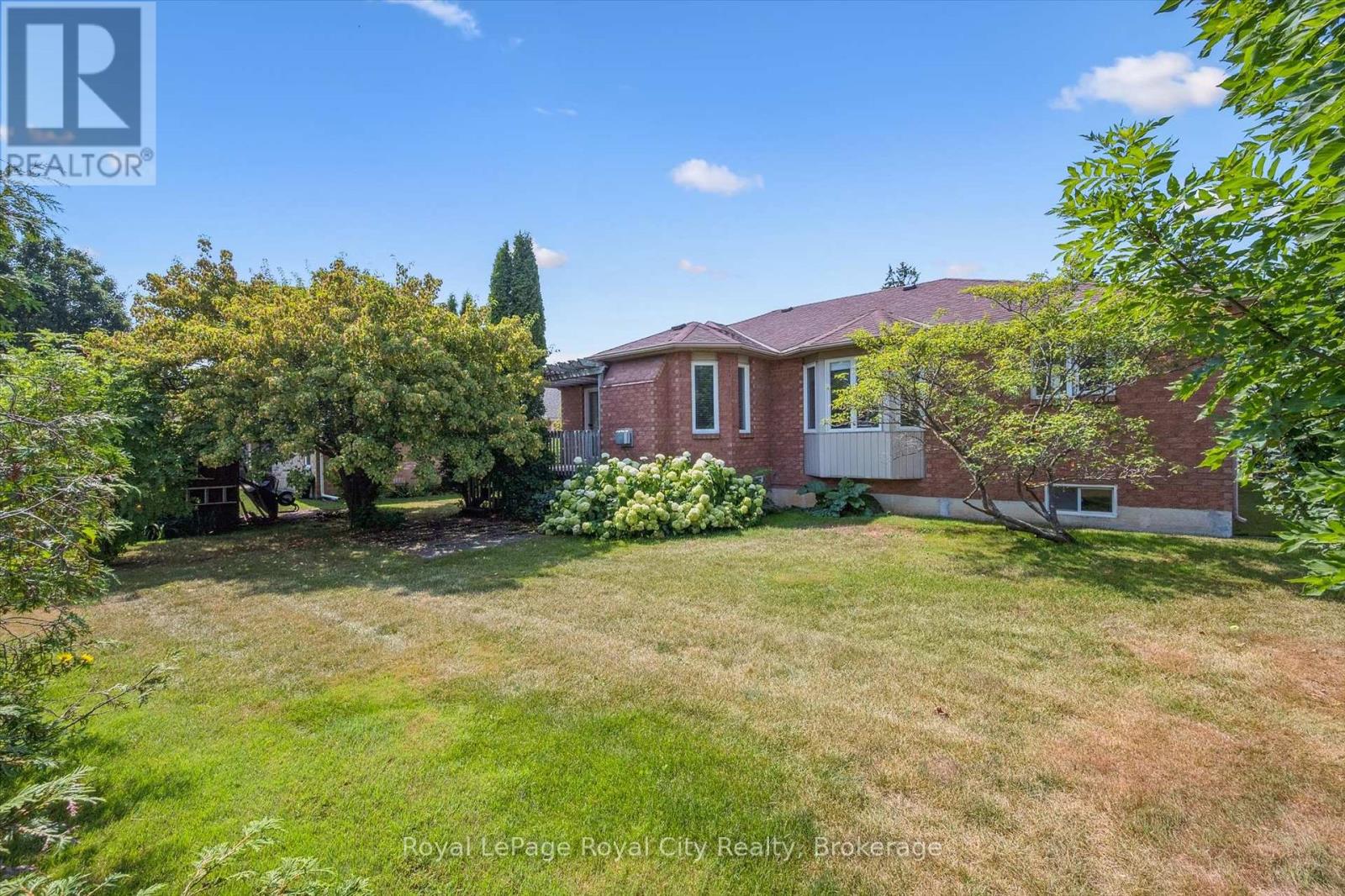 Photo 23 of 267 Irvine Street, Centre Wellington ON