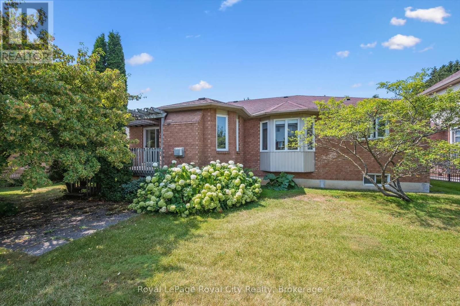 Photo 30 of 267 Irvine Street, Centre Wellington ON