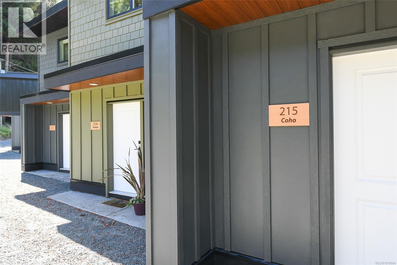 4305 Shingle Spit Rd, Hornby Island - Exteriors - Photo 2