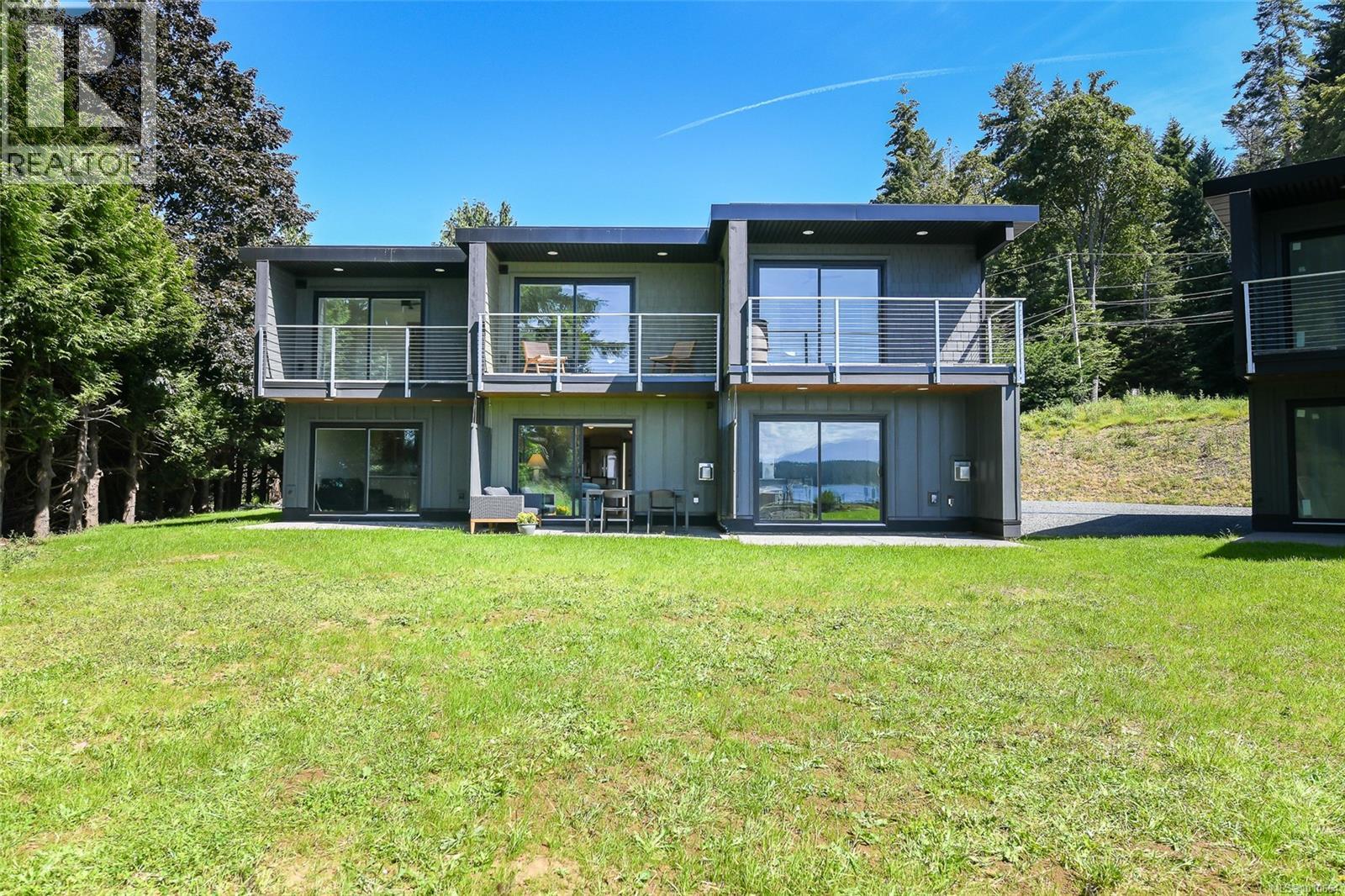 4305 Shingle Spit Rd, Hornby Island - Exteriors - Photo 5