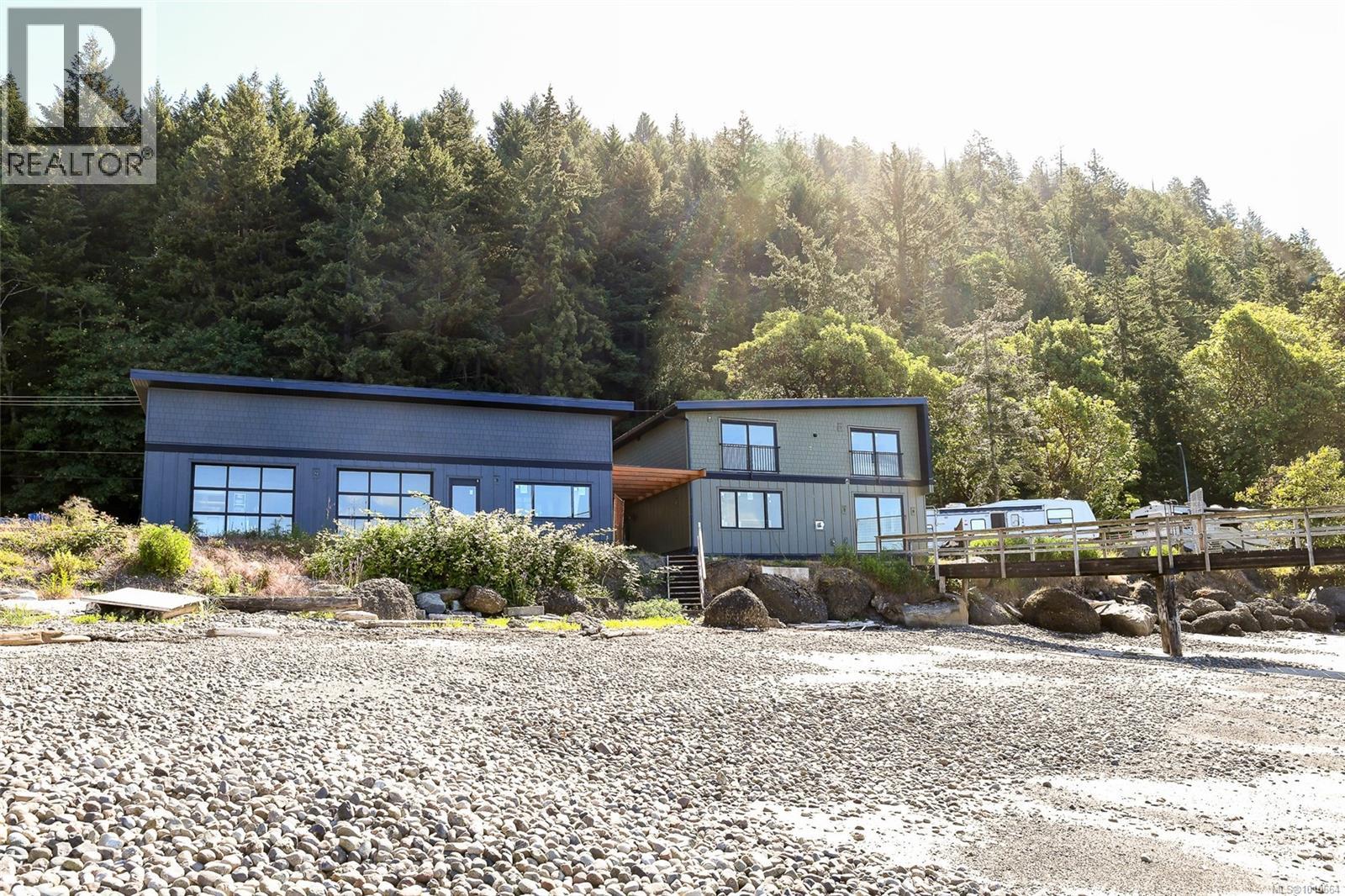 4305 Shingle Spit Rd, Hornby Island - Exteriors - Photo 11