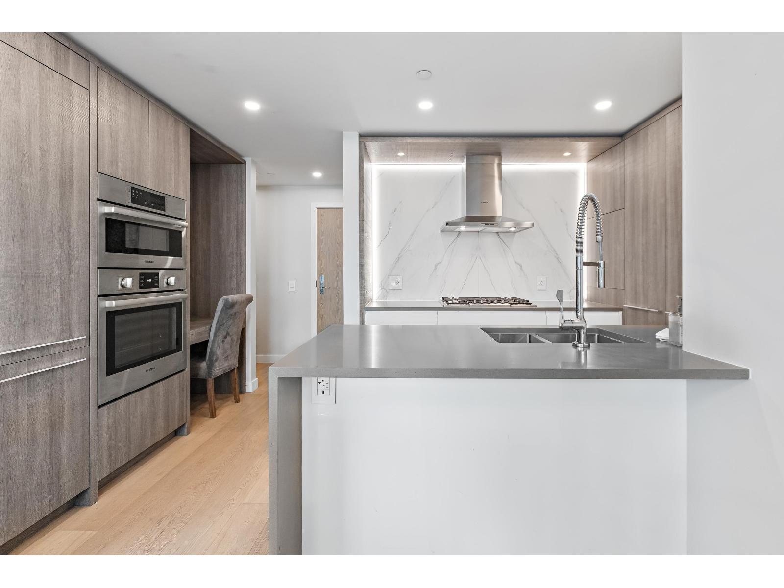 601 1441 JOHNSTON ROAD, White Rock