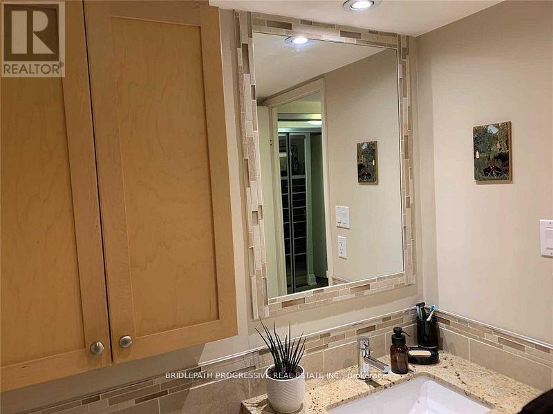 Photo 3 of 706 1001 Bay Street, Toronto ON