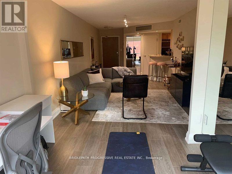 Photo 2 of 706 1001 Bay Street, Toronto ON