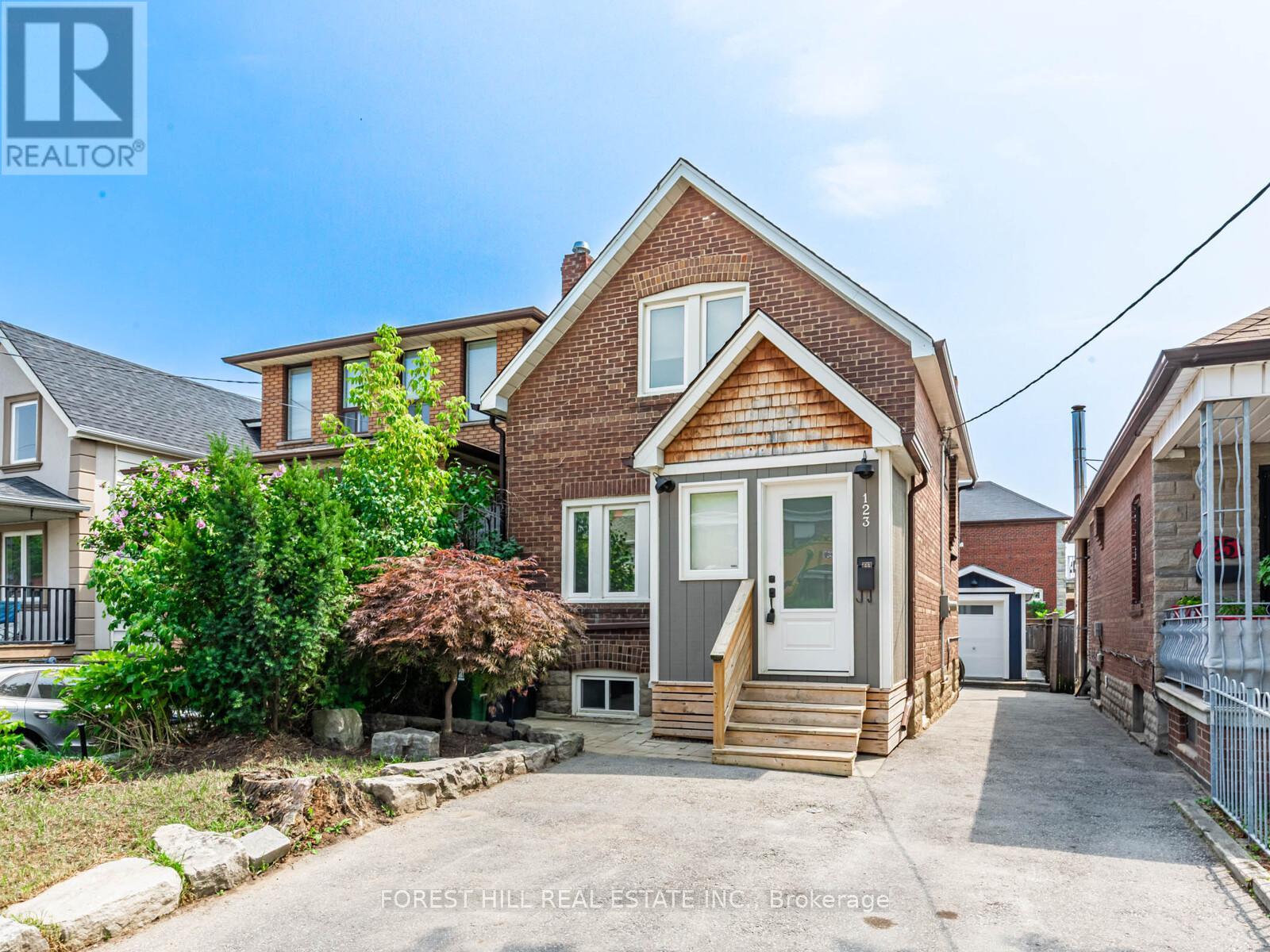 Photo 8 of 123 Bowie Avenue, Toronto ON