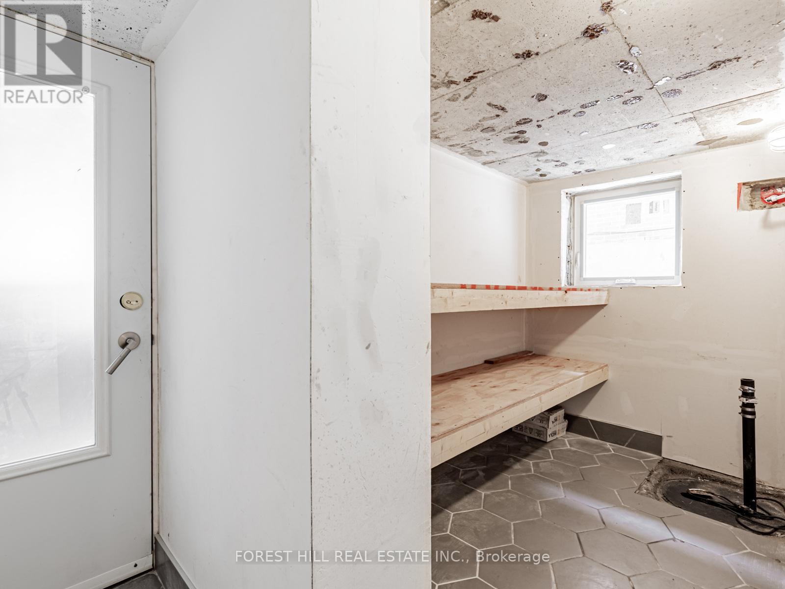 Photo 17 of 123 Bowie Avenue, Toronto ON