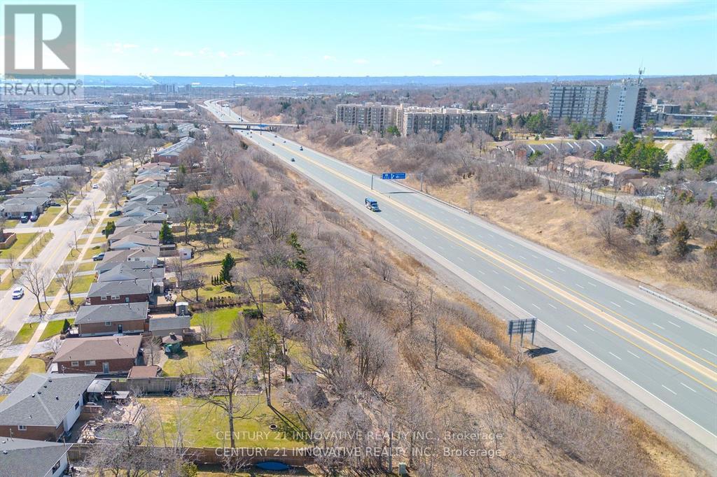 Photo 22 of 1534 Westminster Place, Burlington ON
