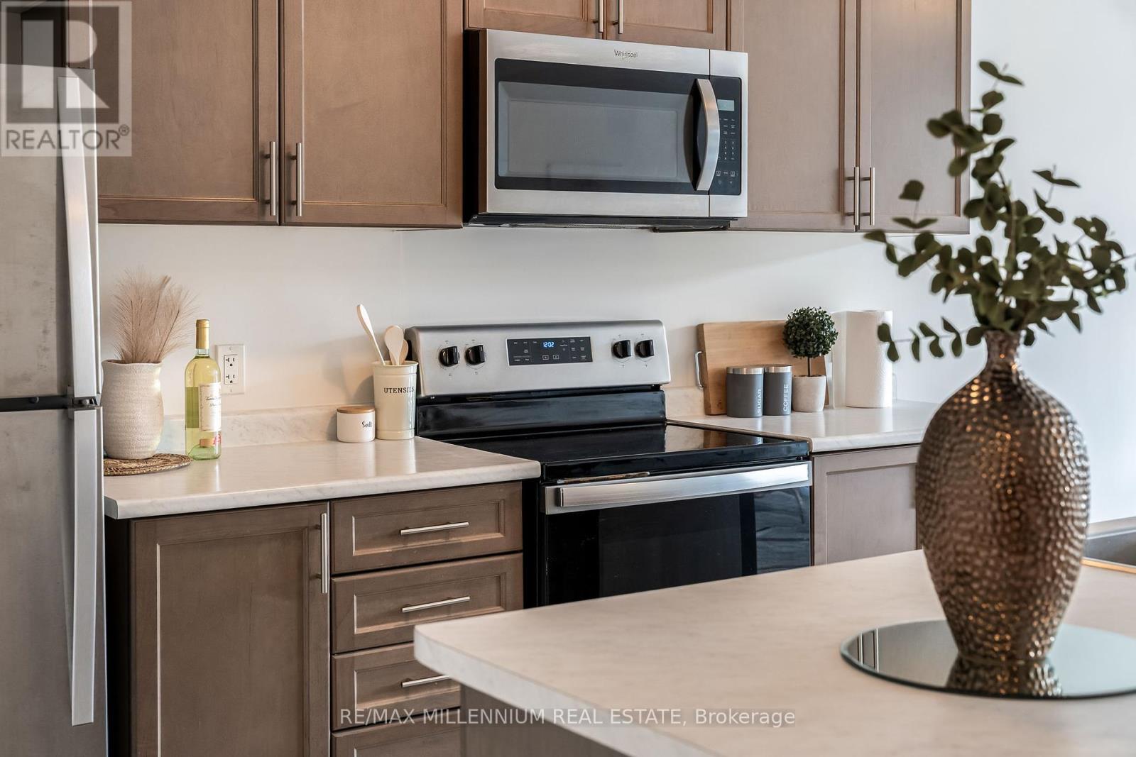 Photo 2 of 53 77 Diana Avenue, Brantford ON