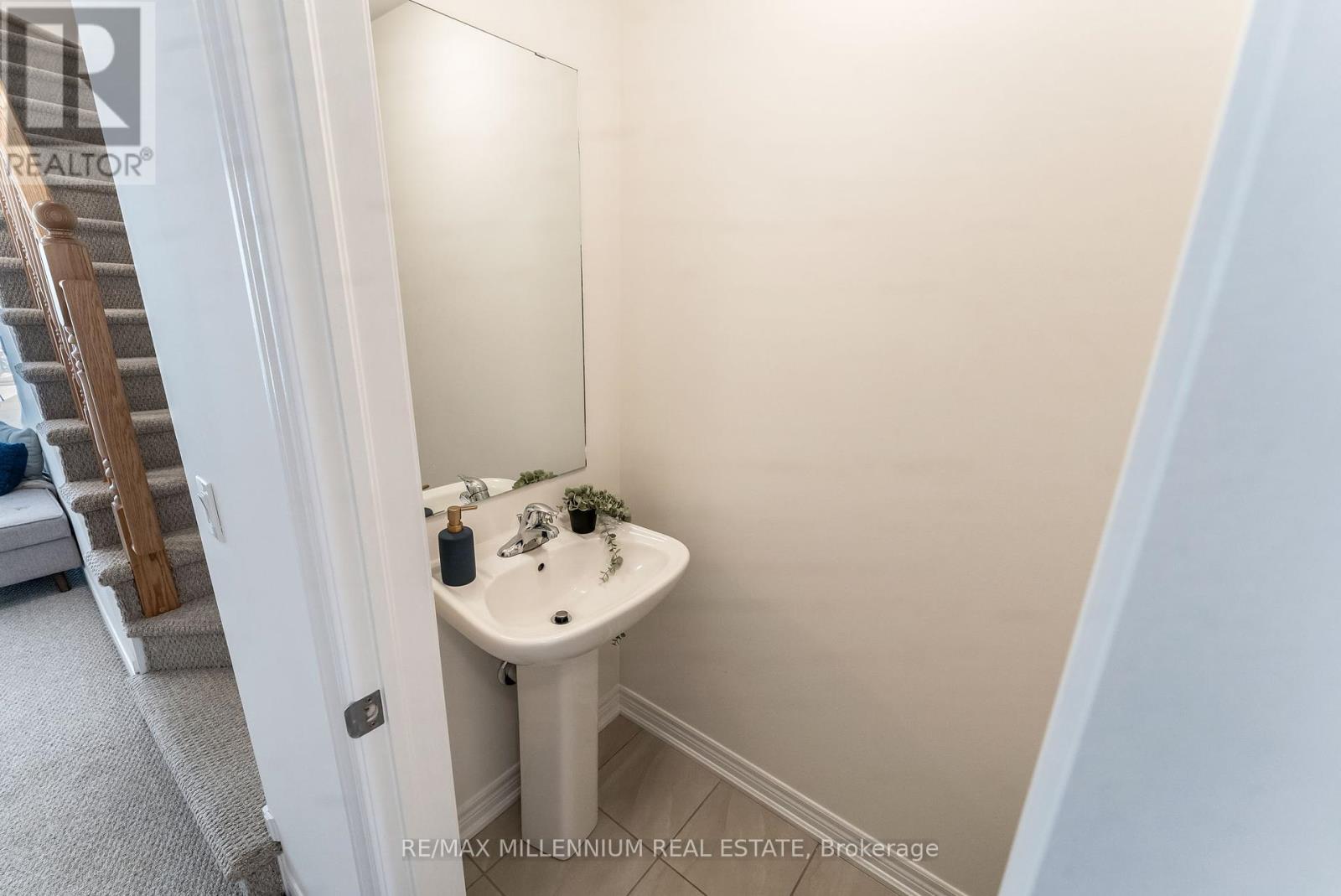 Photo 22 of 53 77 Diana Avenue, Brantford ON