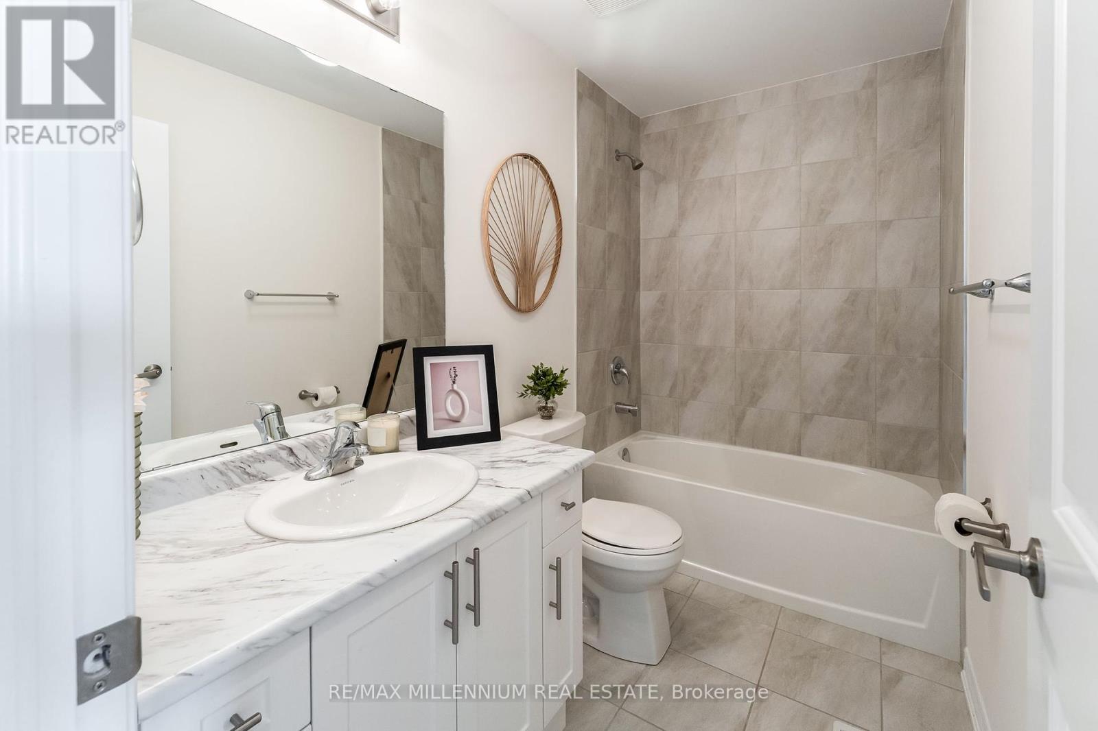 Photo 40 of 53 77 Diana Avenue, Brantford ON