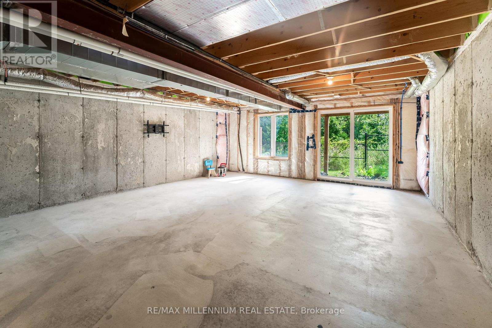 Photo 43 of 53 77 Diana Avenue, Brantford ON