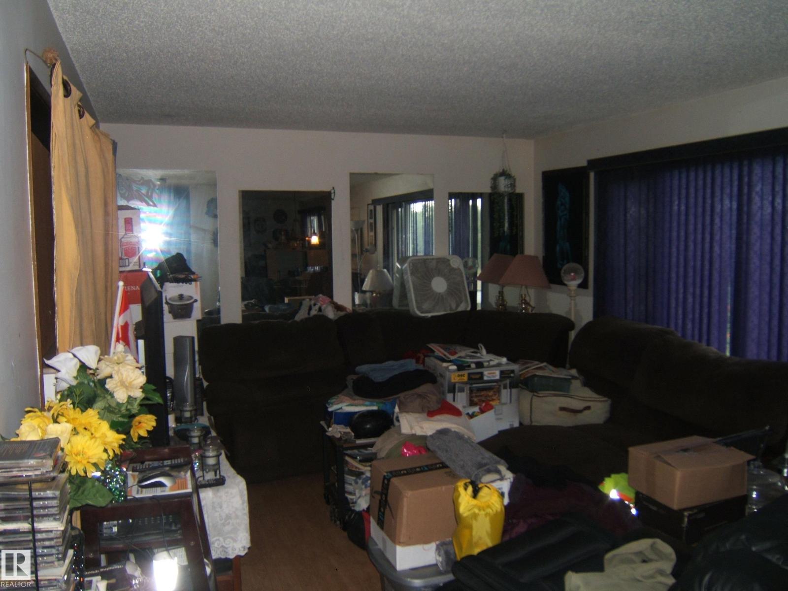Photo 3 of 5606 51 St, Vegreville AB