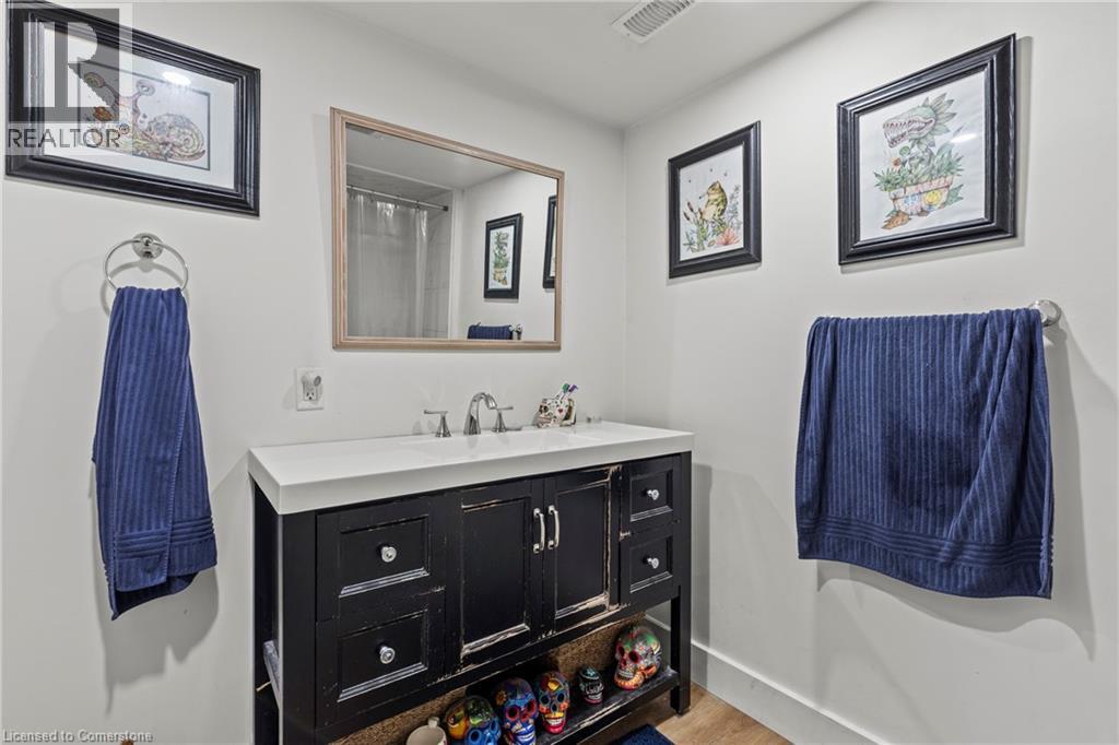 Photo 41 of 4252 William St Street, Lincoln ON