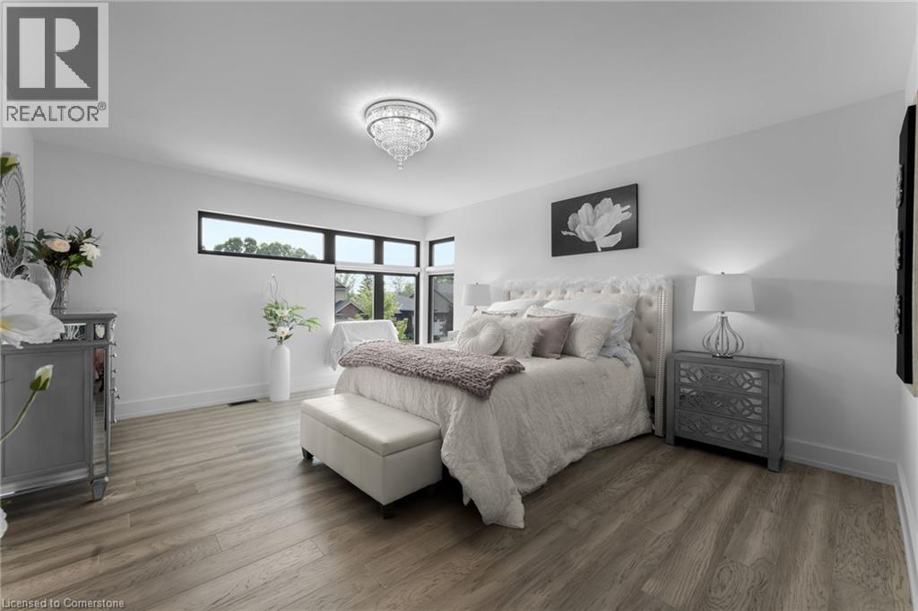 Photo 15 of 14 Willowbrook Drive, Welland ON