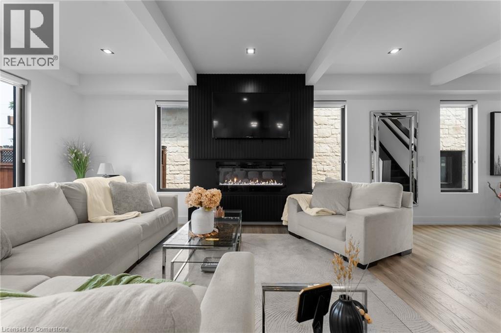 Photo 23 of 14 Willowbrook Drive, Welland ON