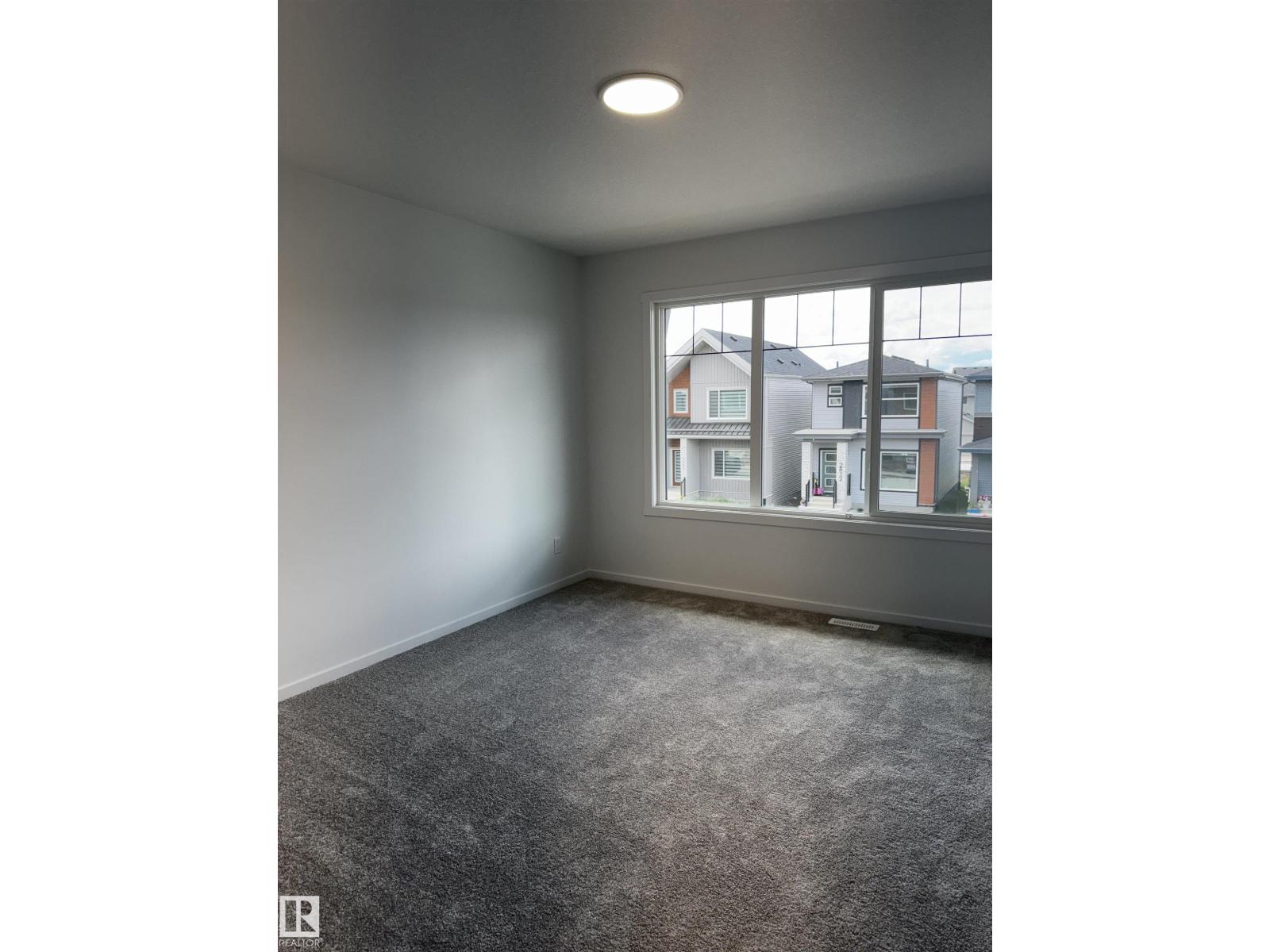 Photo 6 of 18940 28 Av Nw Nw, Edmonton AB