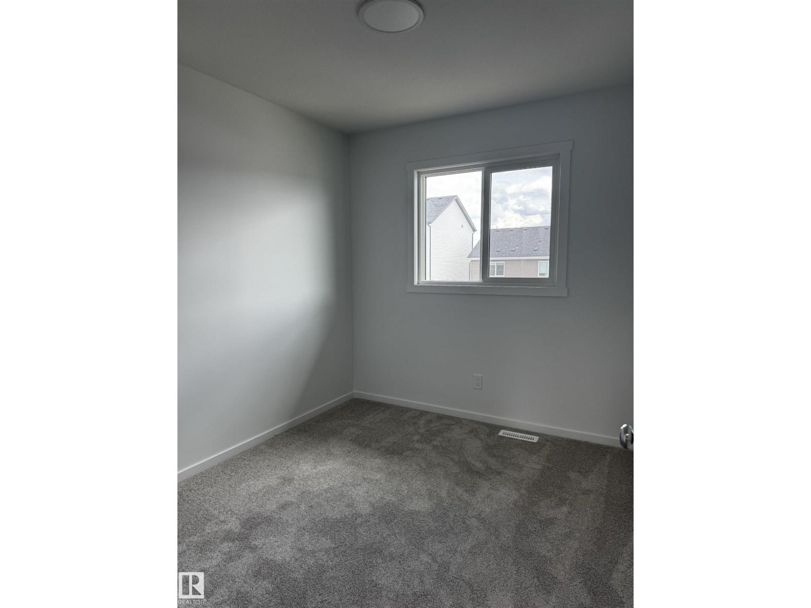 Photo 2 of 18940 28 Av Nw Nw, Edmonton AB