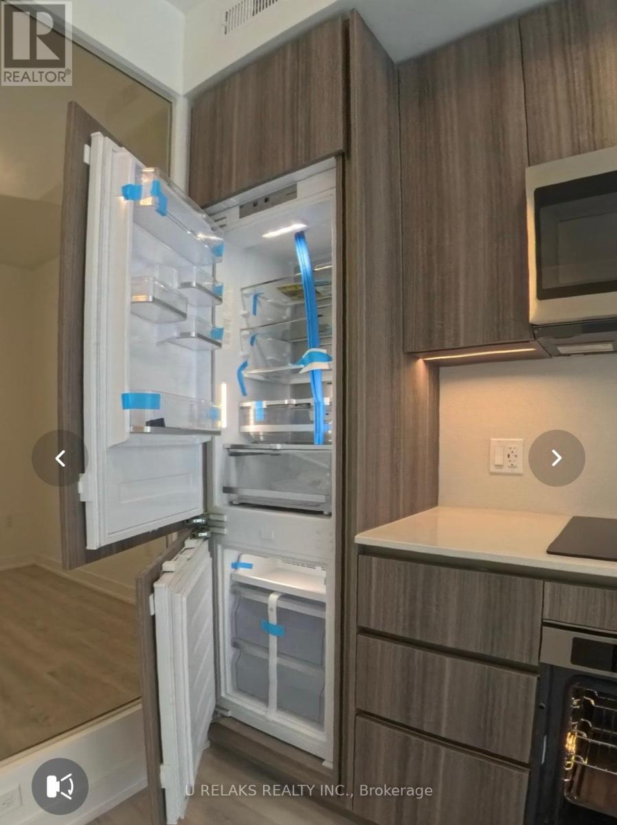 Photo 4 of 727 15 Richardson Street, Toronto ON