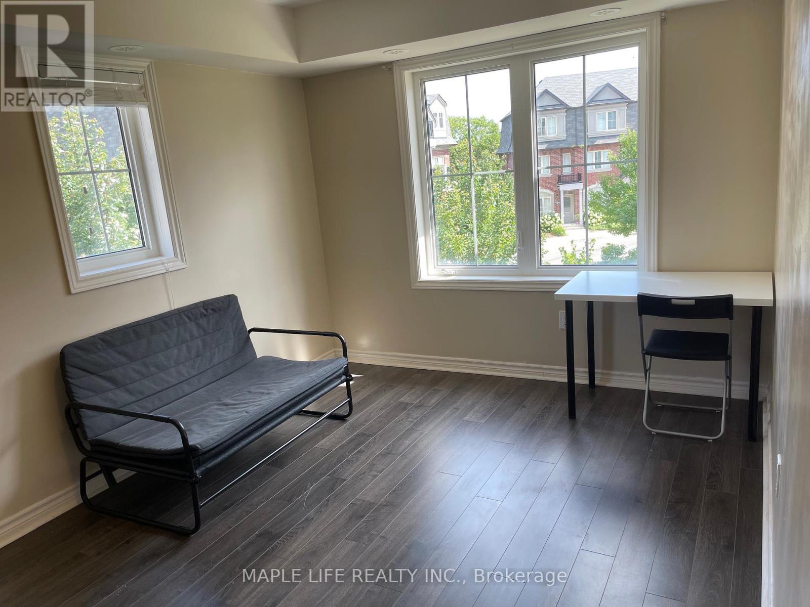 Photo 6 of 8 12 Eaton Park Lane E, Toronto ON