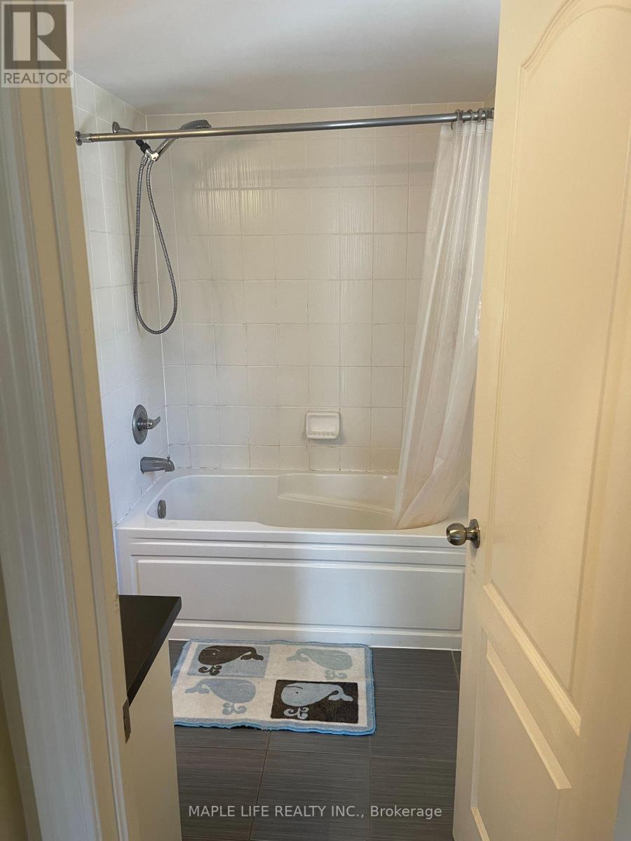 Photo 12 of 8 12 Eaton Park Lane E, Toronto ON