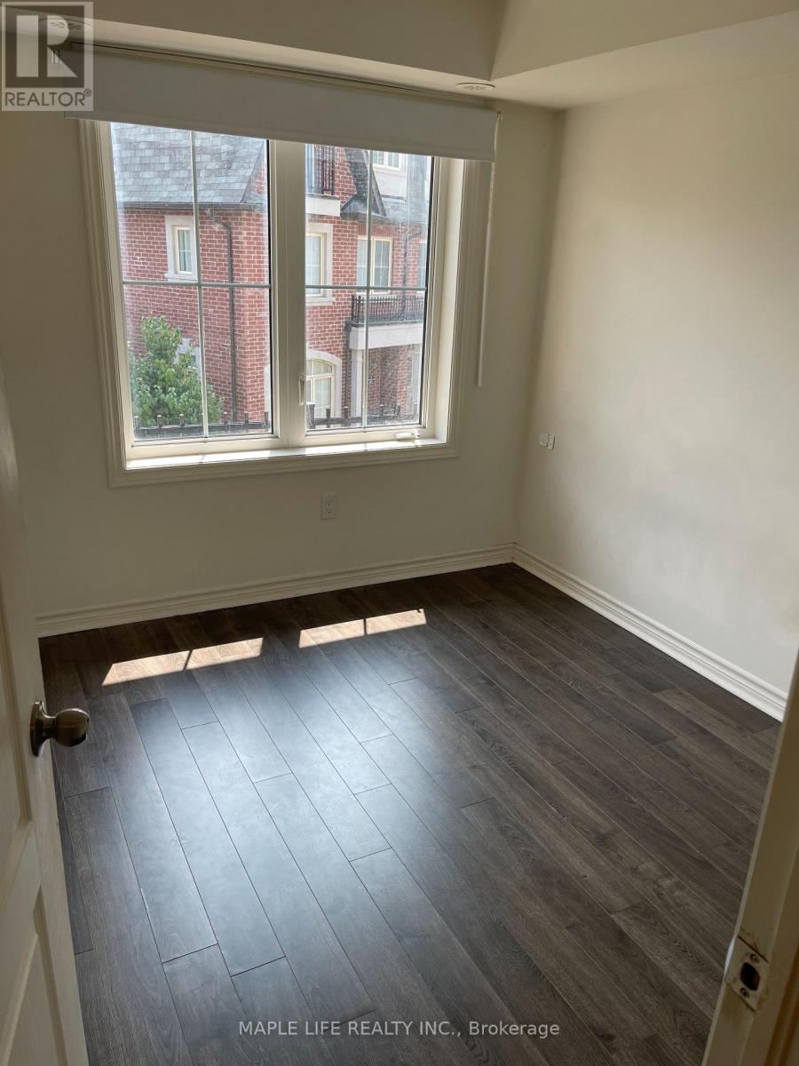 Photo 14 of 8 12 Eaton Park Lane E, Toronto ON