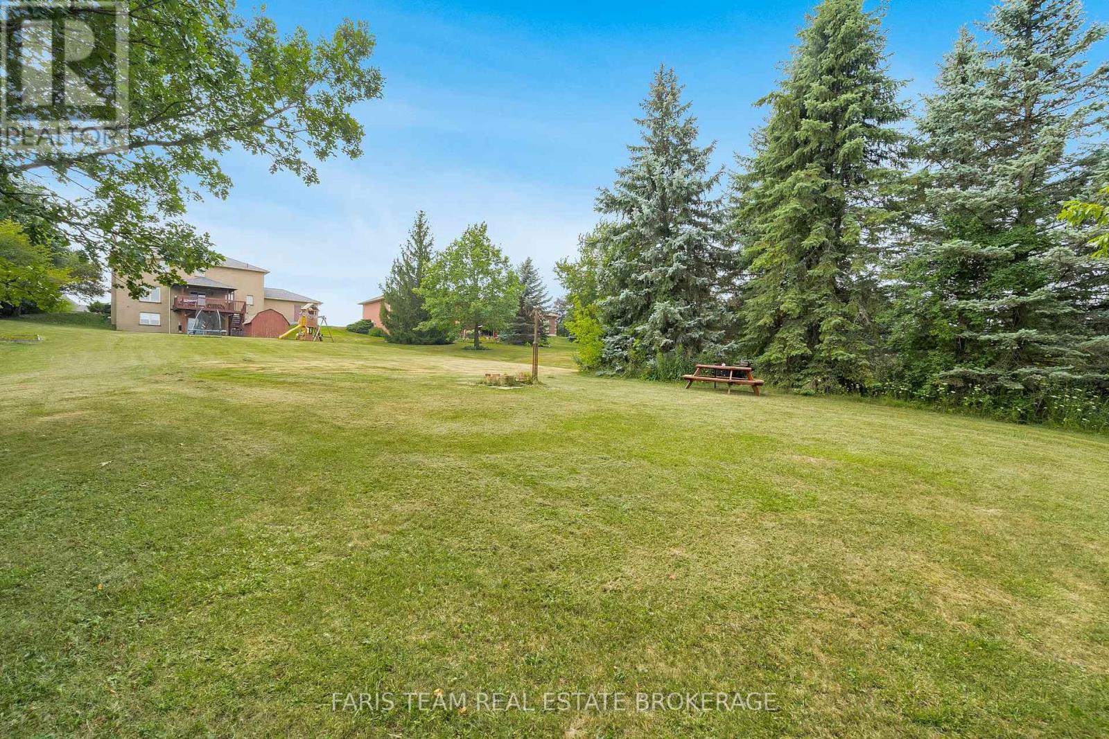 Photo 24 of 7 Golfview Boulevard, Bradford West Gwillimbury ON