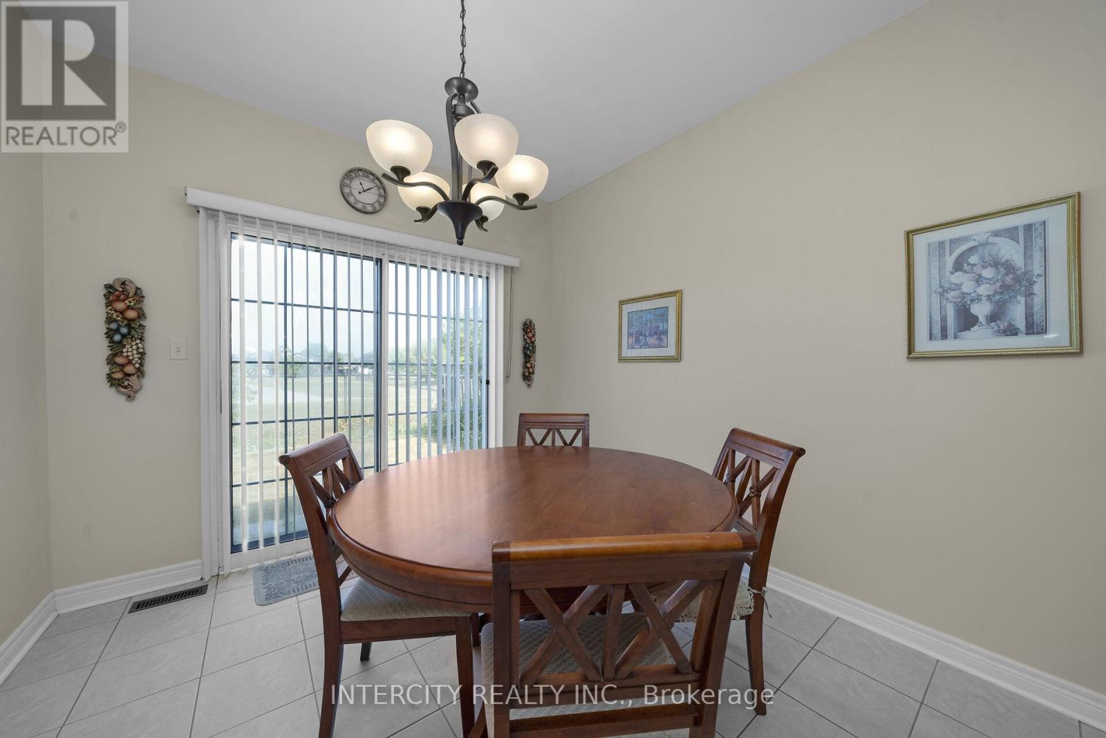 Photo 12 of 100 Lio Avenue, Vaughan ON