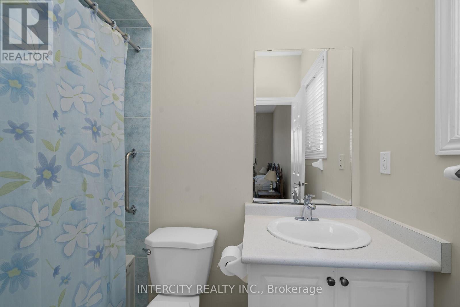 Photo 16 of 100 Lio Avenue, Vaughan ON