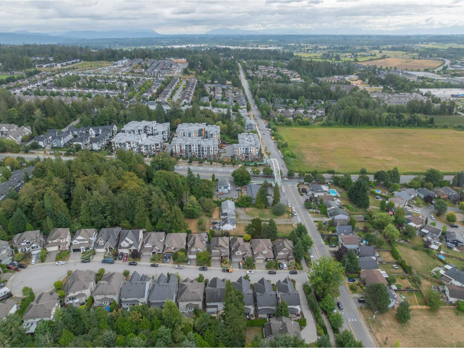 Photo 12 of 19983 68 Avenue, Langley BC