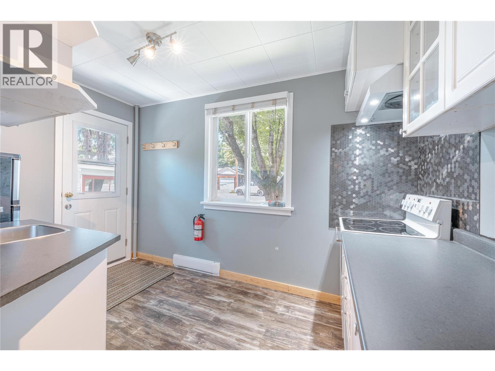 503 Third Street E, Revelstoke