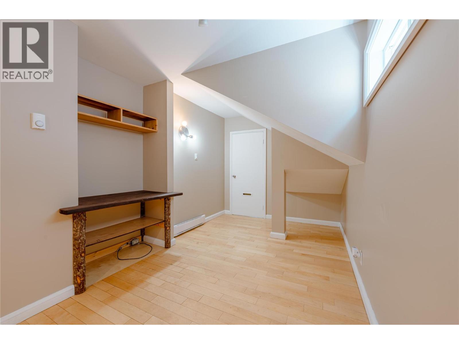 503 Third Street E, Revelstoke