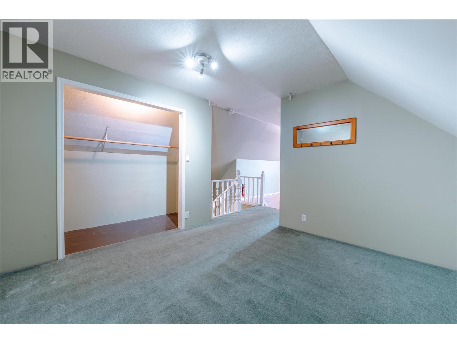 503 Third Street E, Revelstoke