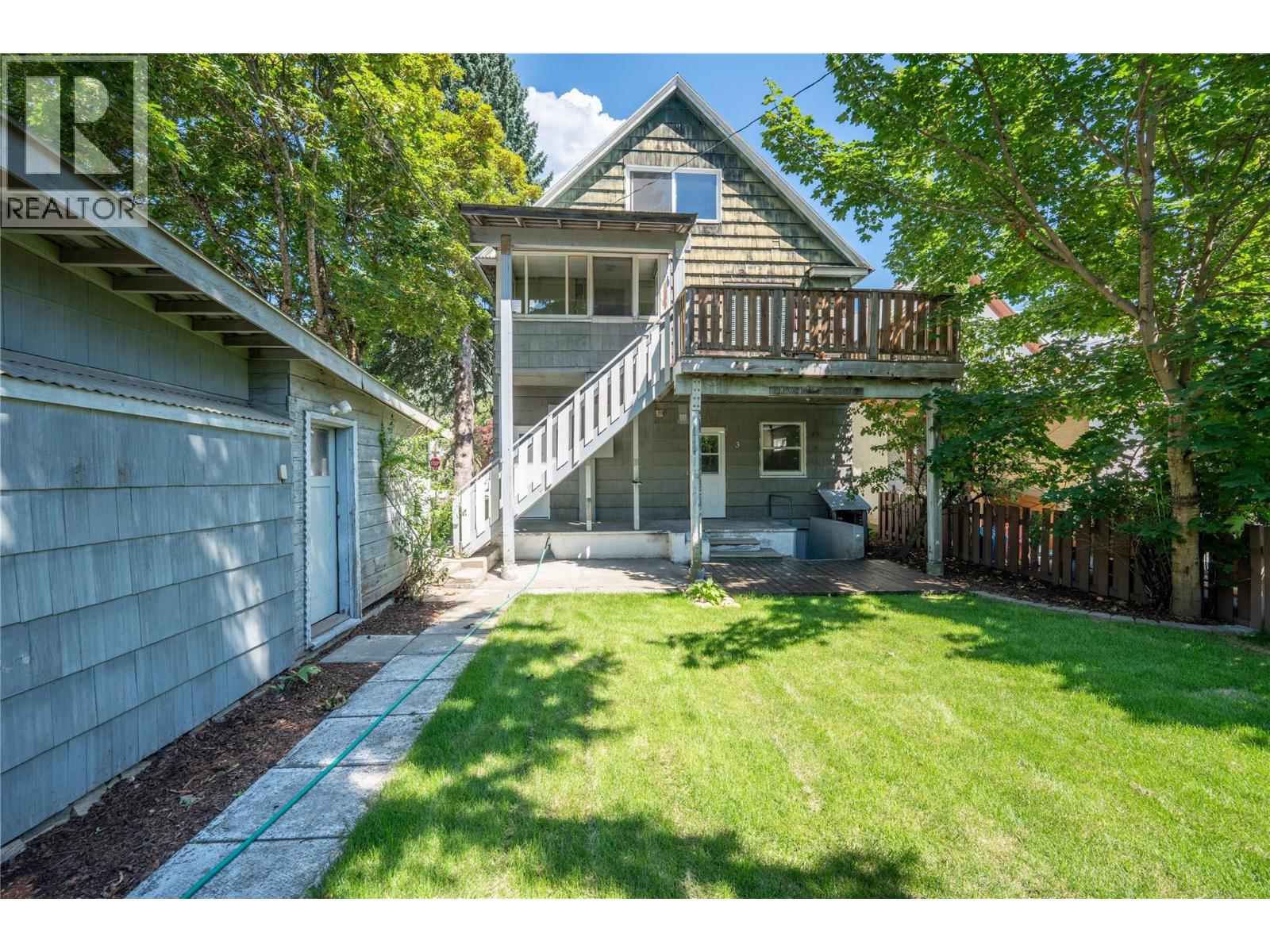 503 Third Street E, Revelstoke