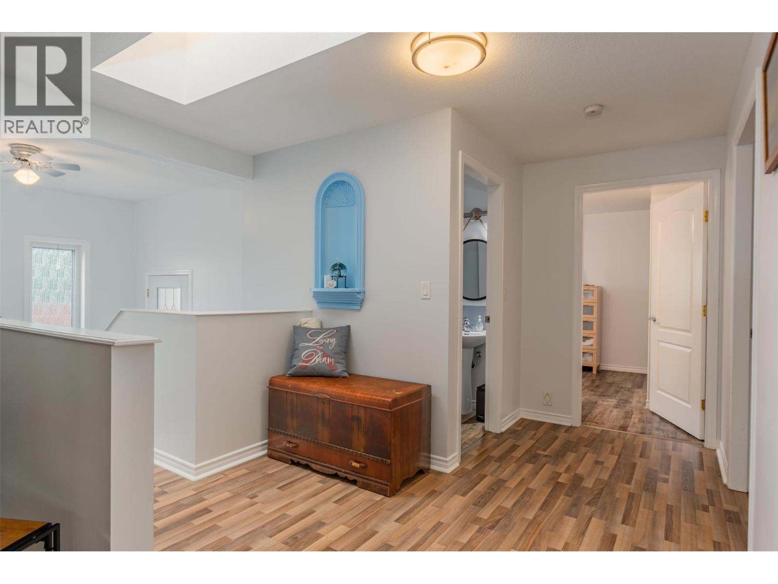 Photo 12 of 705 8th Avenue, Montrose BC