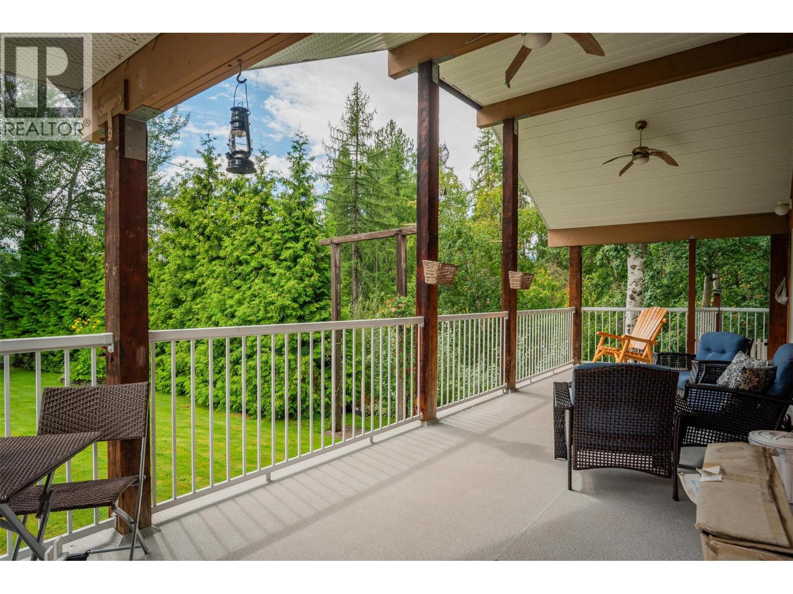 Photo 31 of 705 8th Avenue, Montrose BC
