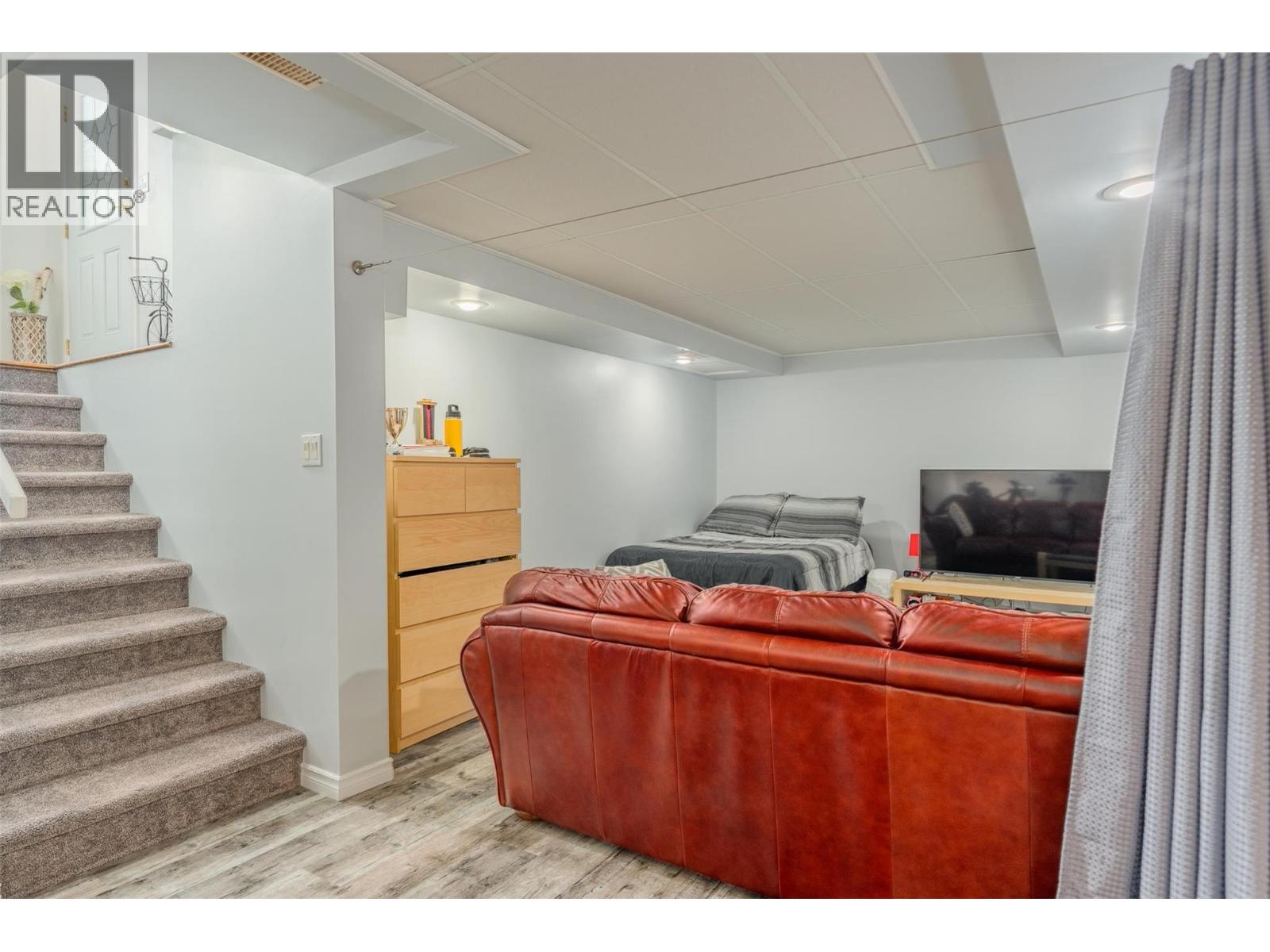 Photo 21 of 705 8th Avenue, Montrose BC