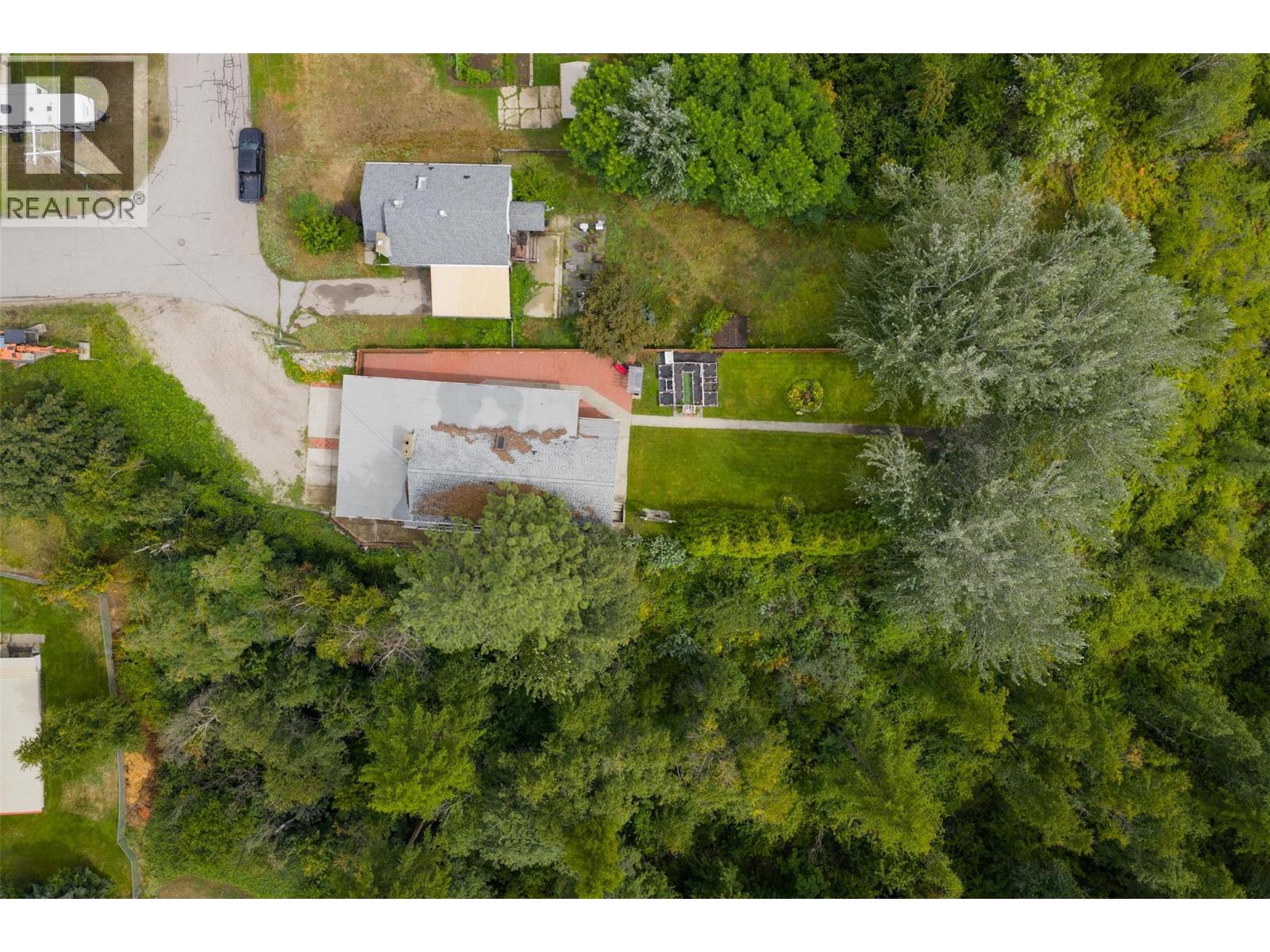 Photo 50 of 705 8th Avenue, Montrose BC