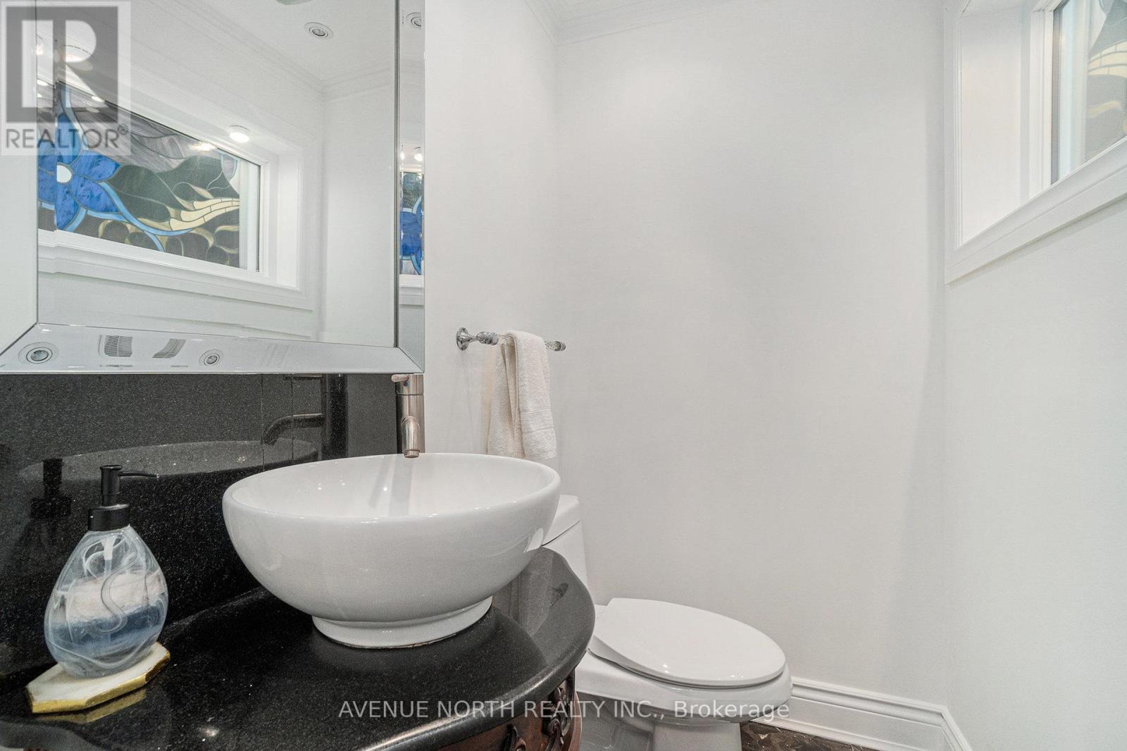 Photo 11 of 6 Mosgrove Avenue, Ottawa ON