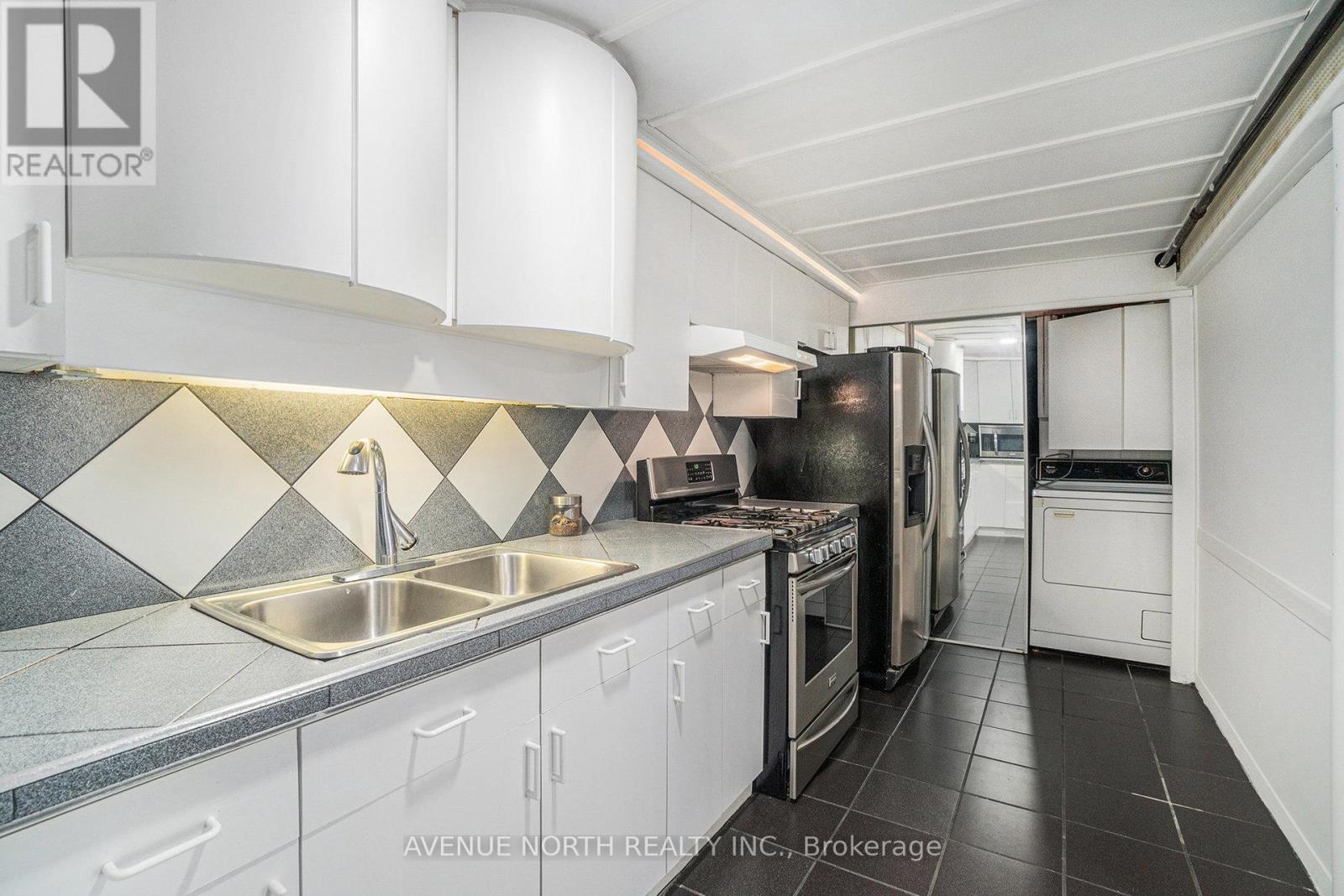 Photo 18 of 6 Mosgrove Avenue, Ottawa ON