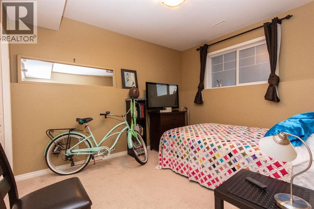 Photo 12 of 114 Redwood Boulevard, Springbrook AB