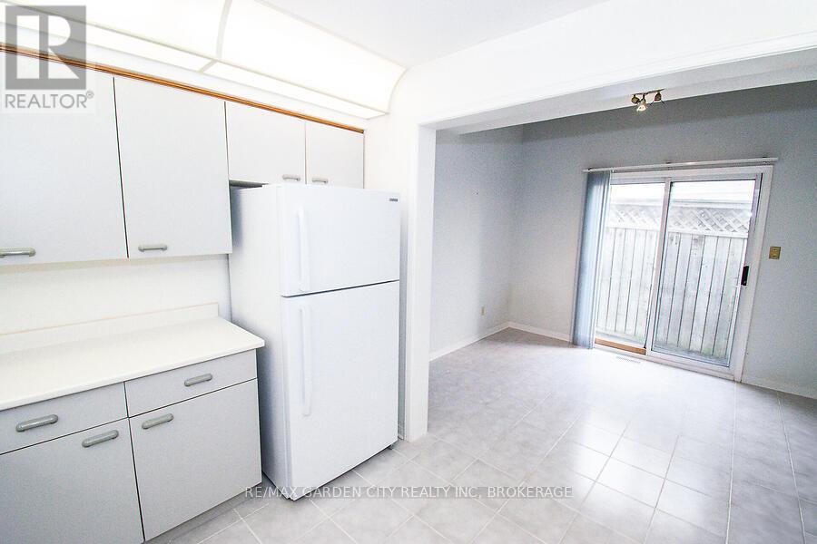 Photo 3 of 4575 Juniper Court, Lincoln ON
