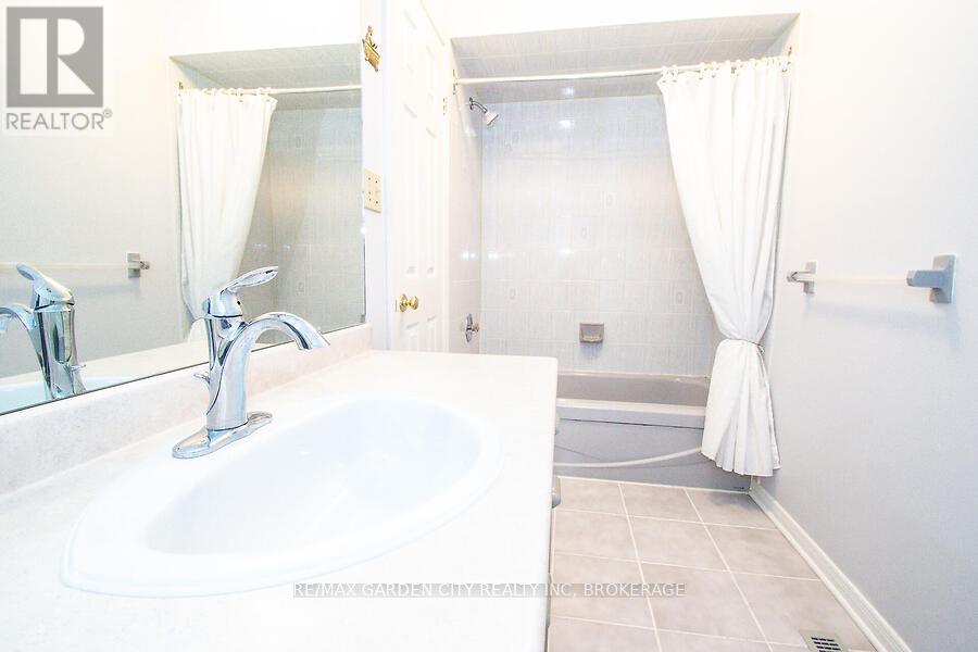 Photo 21 of 4575 Juniper Court, Lincoln ON