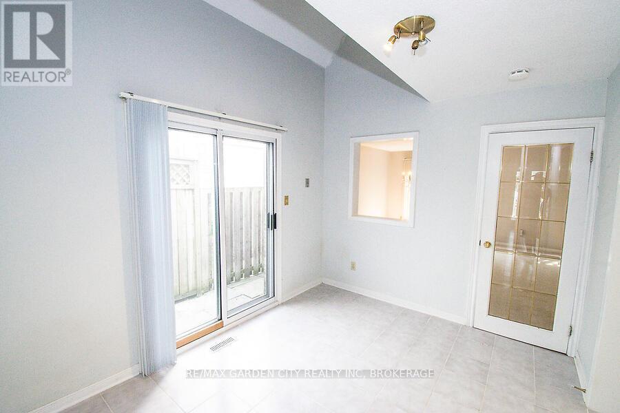 Photo 9 of 4575 Juniper Court, Lincoln ON