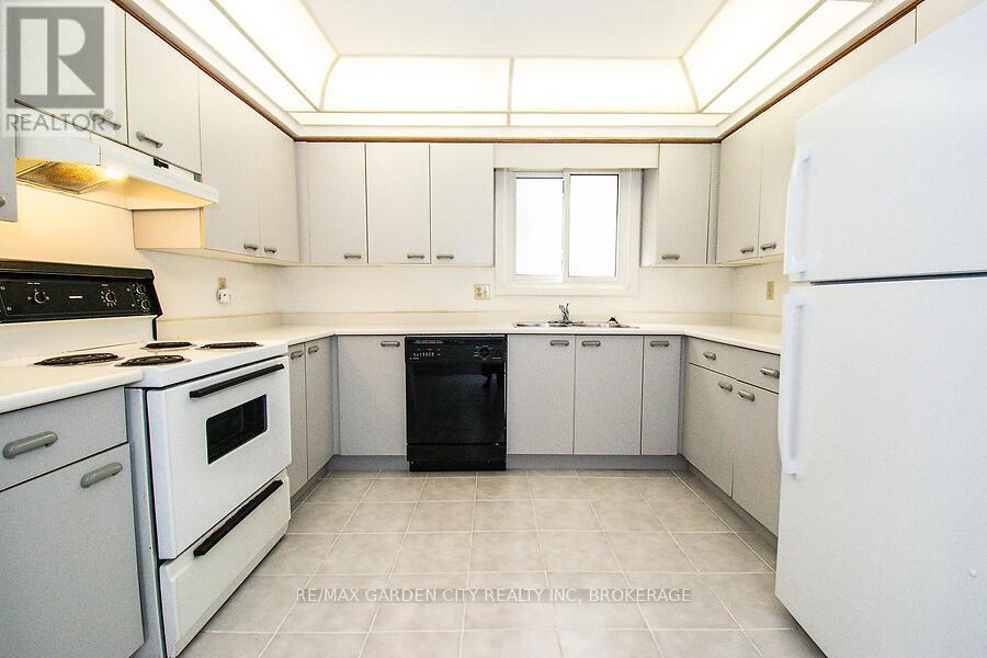 Photo 18 of 4575 Juniper Court, Lincoln ON