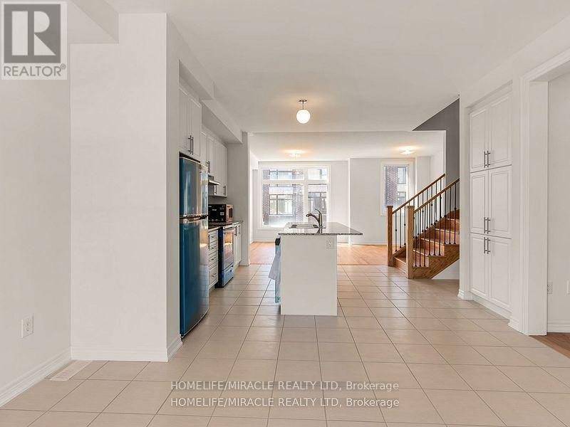 Photo 24 of 18 Queenpost Drive, Brampton ON