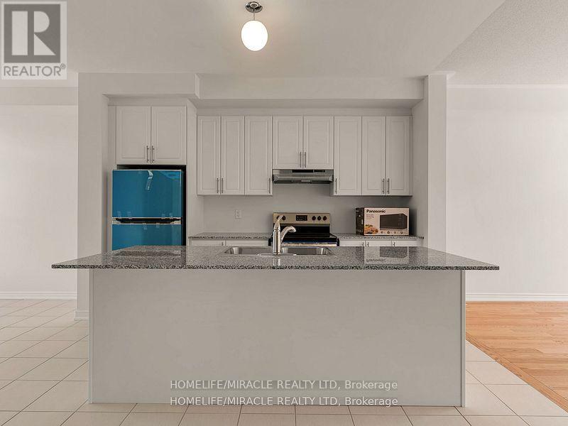 Photo 31 of 18 Queenpost Drive, Brampton ON